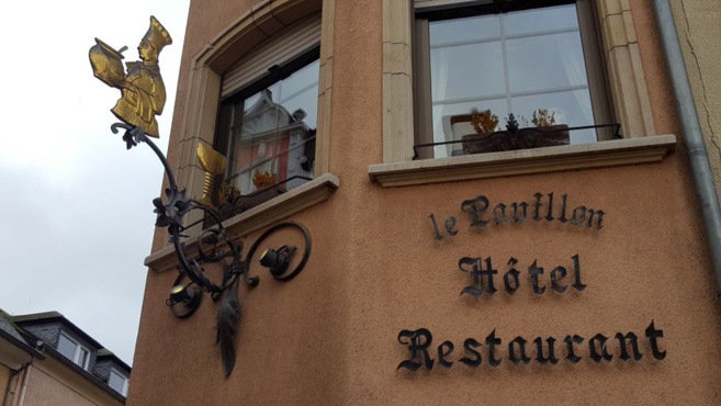 LE PAVILLON  LE PAVILLON