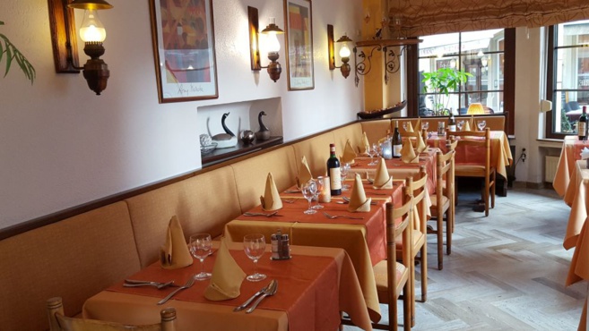 LE PAVILLON  LE PAVILLON