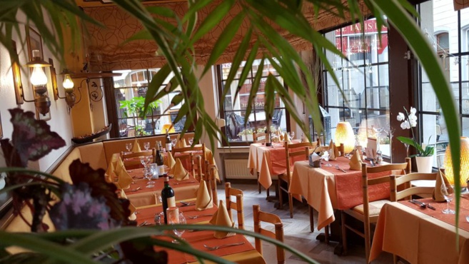 LE PAVILLON  LE PAVILLON