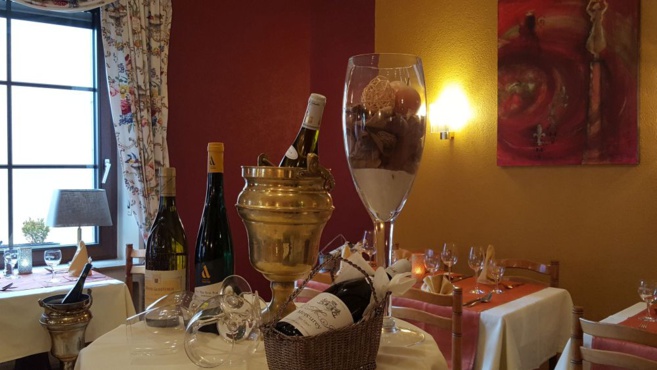 LE PAVILLON  LE PAVILLON