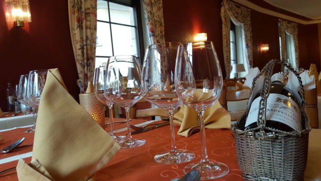 LE PAVILLON  LE PAVILLON