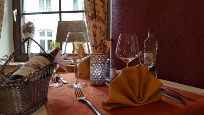 LE PAVILLON  LE PAVILLON