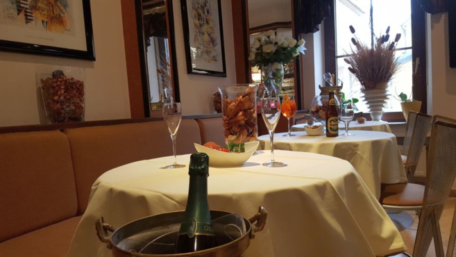 LE PAVILLON  LE PAVILLON