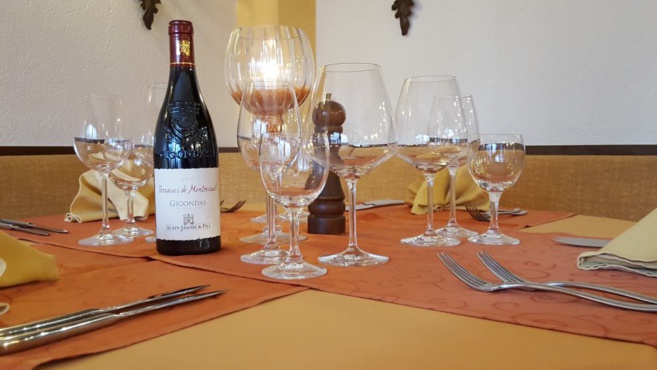 LE PAVILLON  LE PAVILLON