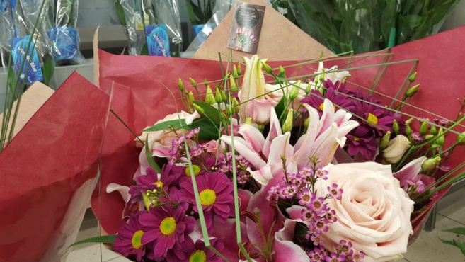 FLOWER ACTION FLOWER ACTION