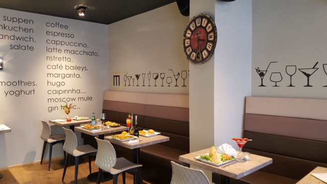 CAFÉ UM MOART
