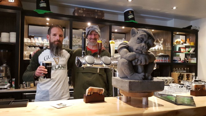 AM BROSTLOAPSEEKELCHEN AM BROSTLOAPSEEKELCHEN