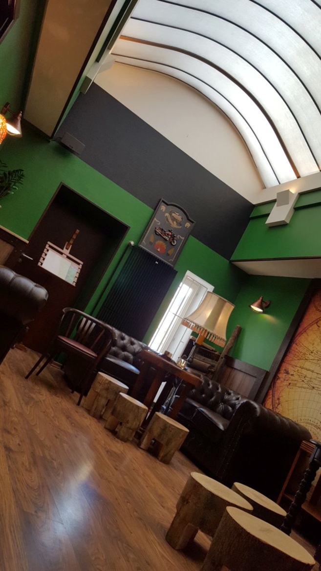 AM BROSTLOAPSEEKELCHEN AM BROSTLOAPSEEKELCHEN