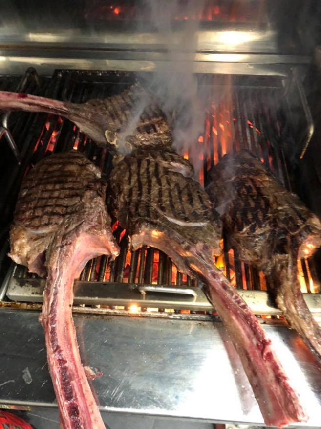 STEAK BAR