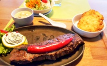 STEAK BAR